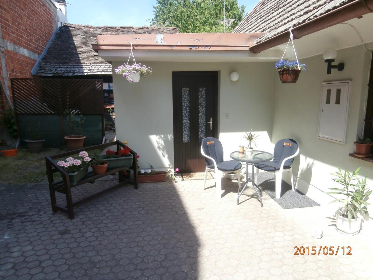 Apartments With A Parking Space Samobor, Prigorje - 12869 Exterior photo