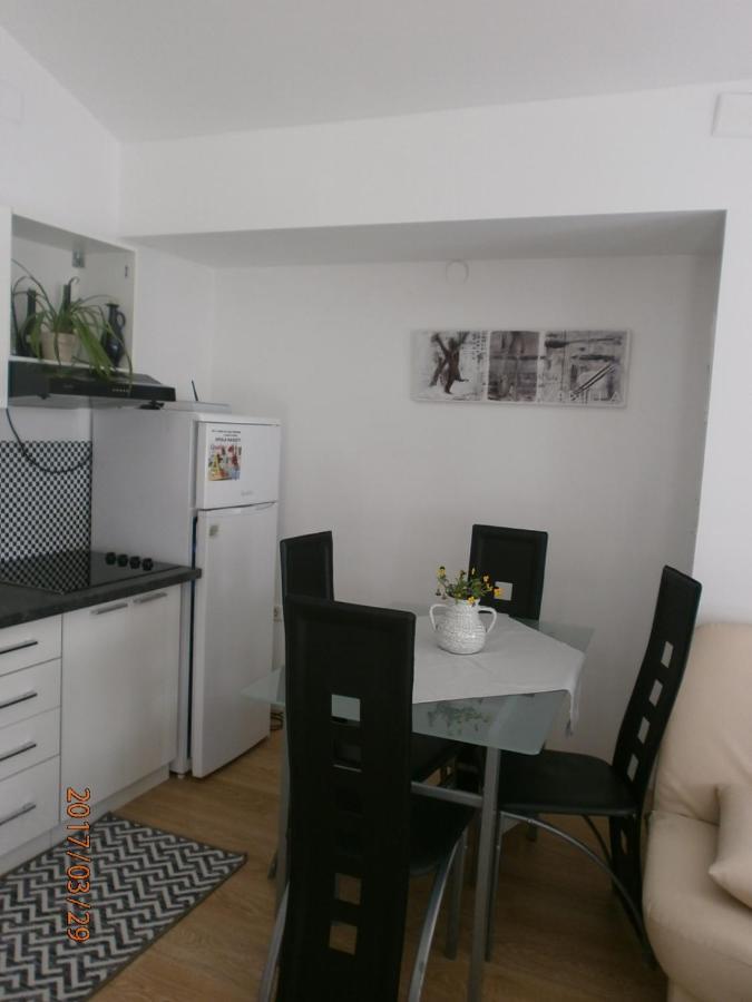 Apartments With A Parking Space Samobor, Prigorje - 12869 Exterior photo